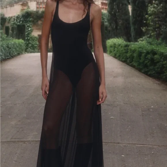 Insomnia Studio Swan Dress - Picture 1 of 2